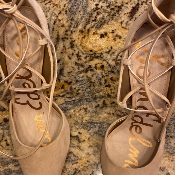 NWOB Sam Edelman,💯% genuine/leather suede,4” heel, almond shade,pictures below. - Picture 9 of 11